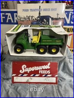 1/8 Scale Models John Deere 6x4 Gator